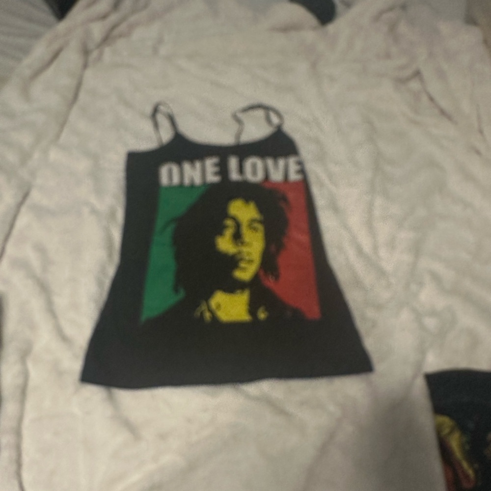 Bob Marley bundle. 2 tanks. 1 T